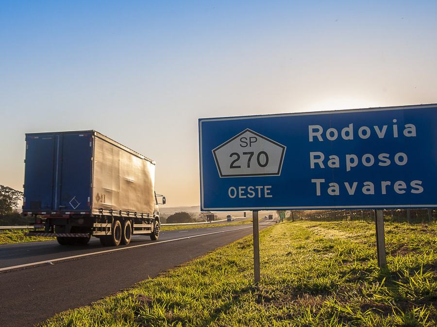 Placa da Rodovia Raposo Tavares, SP-270, sentido oeste